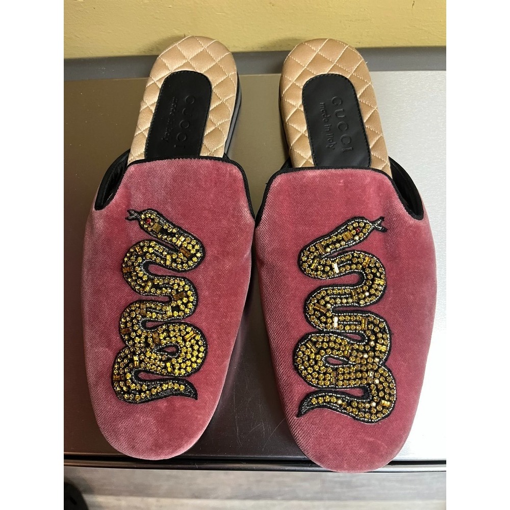 Gucci Lawrence Pink Velvet Slip On Mules Crystal Embellished Snake Size 6.5